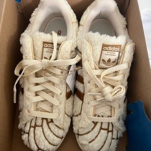 Limited edition superstar conchas